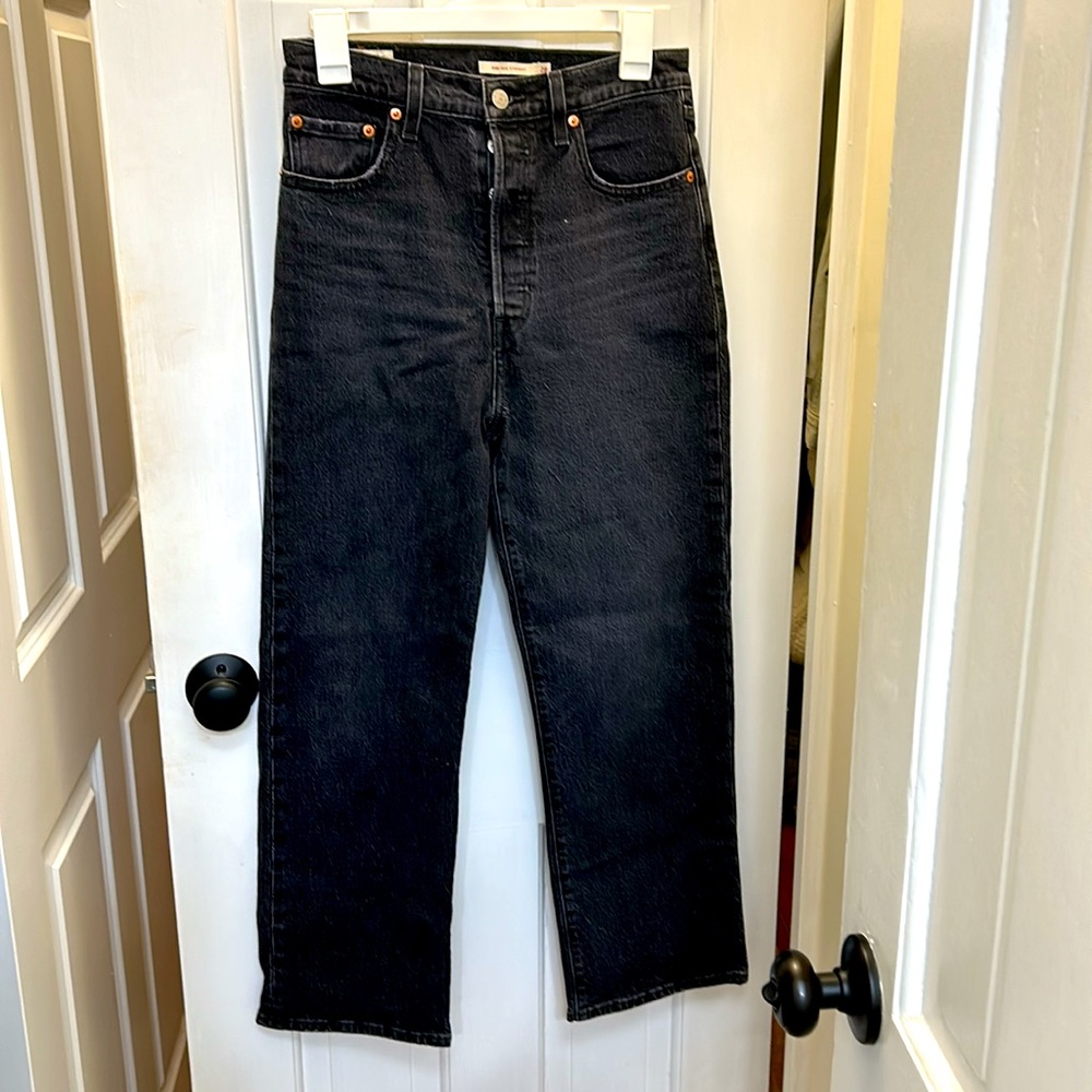 LEVI’S BLACK RIBCAGE STRAIGHT BUTTON FLY JEANS SIZE 28